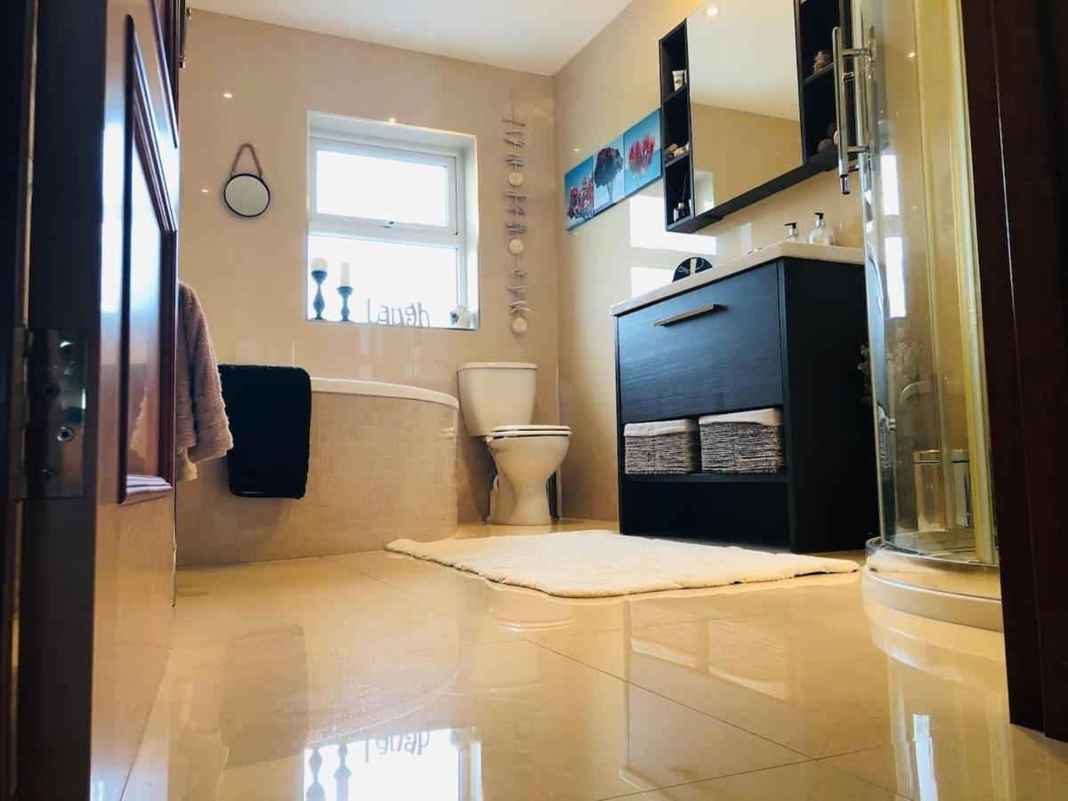 Connemara. 3 Bedroom, 8 Bed, Holiday Home Galway Exterior foto