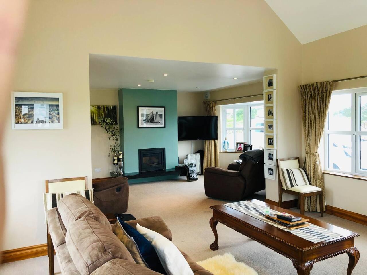 Connemara. 3 Bedroom, 8 Bed, Holiday Home Galway Exterior foto