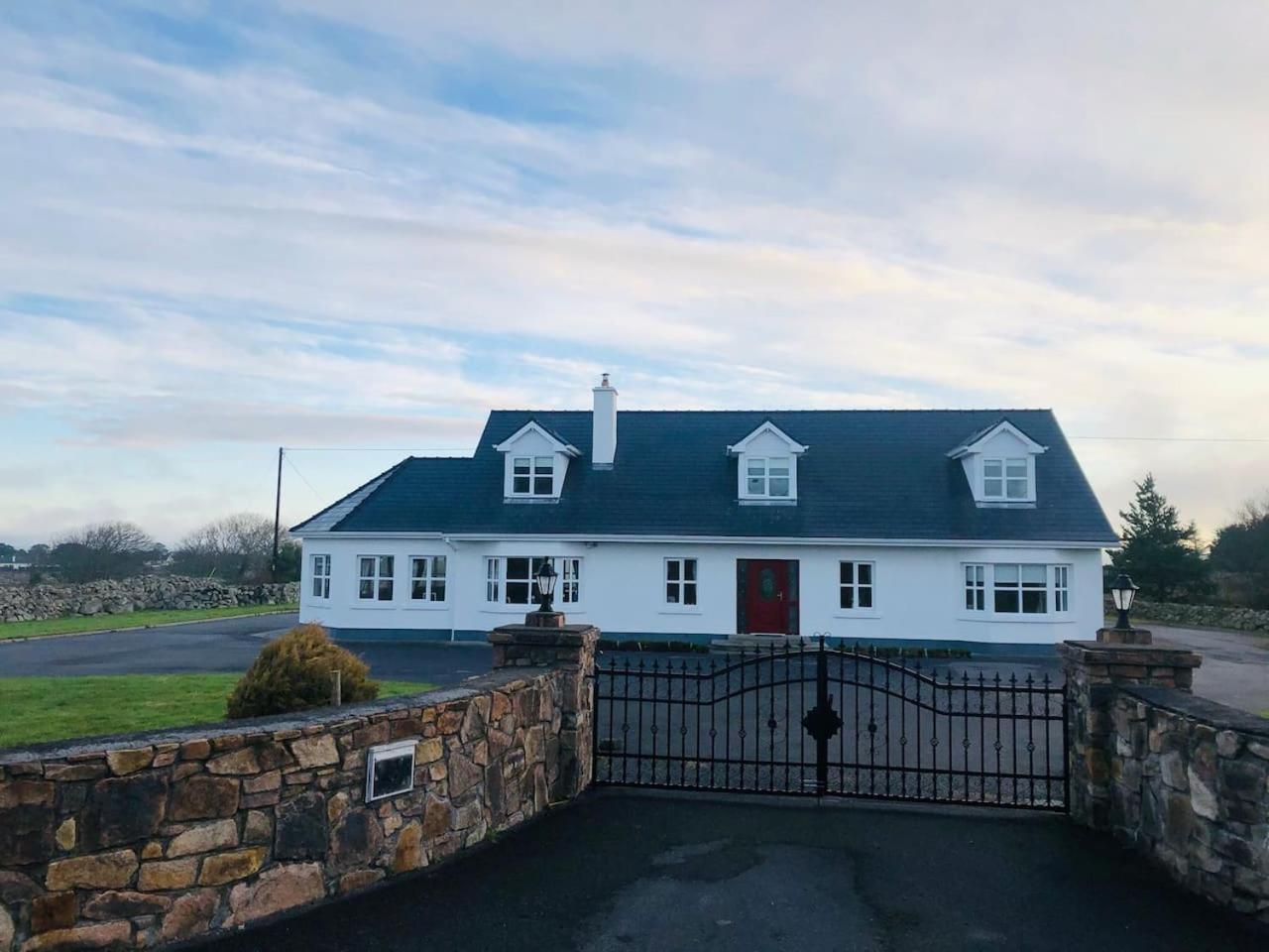 Connemara. 3 Bedroom, 8 Bed, Holiday Home Galway Exterior foto