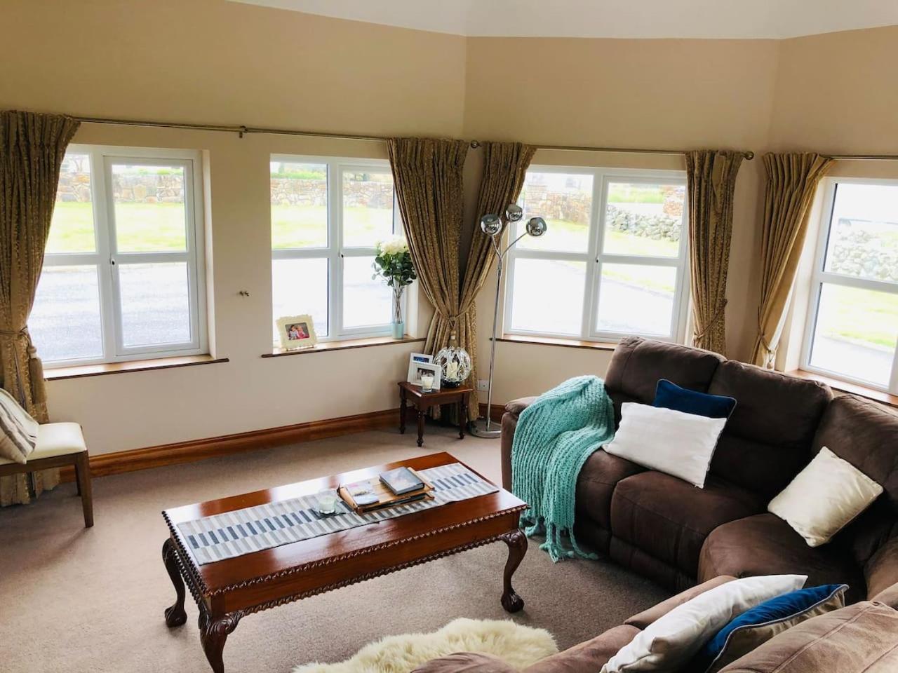 Connemara. 3 Bedroom, 8 Bed, Holiday Home Galway Exterior foto