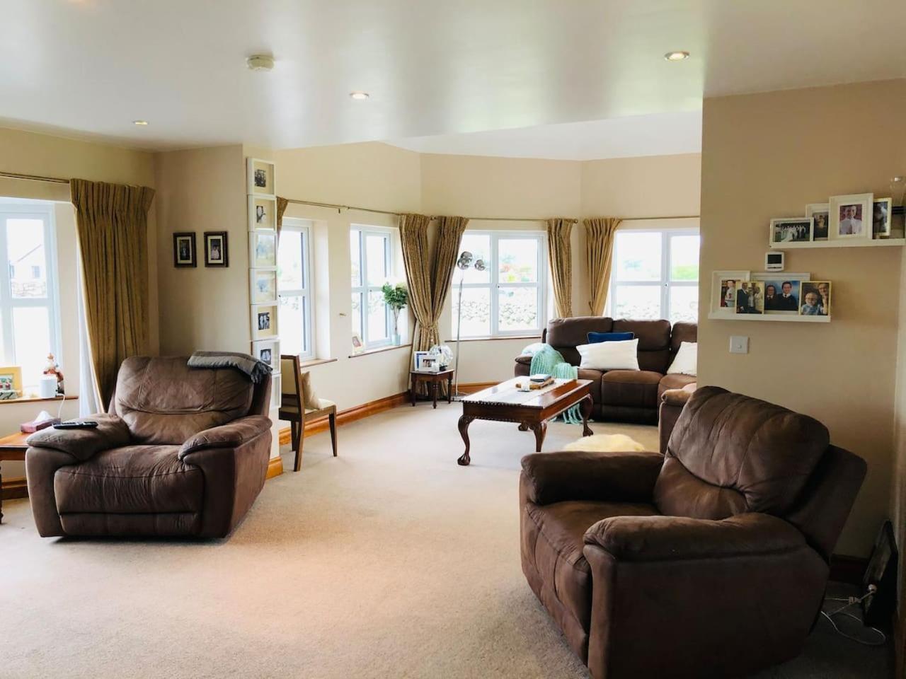Connemara. 3 Bedroom, 8 Bed, Holiday Home Galway Exterior foto