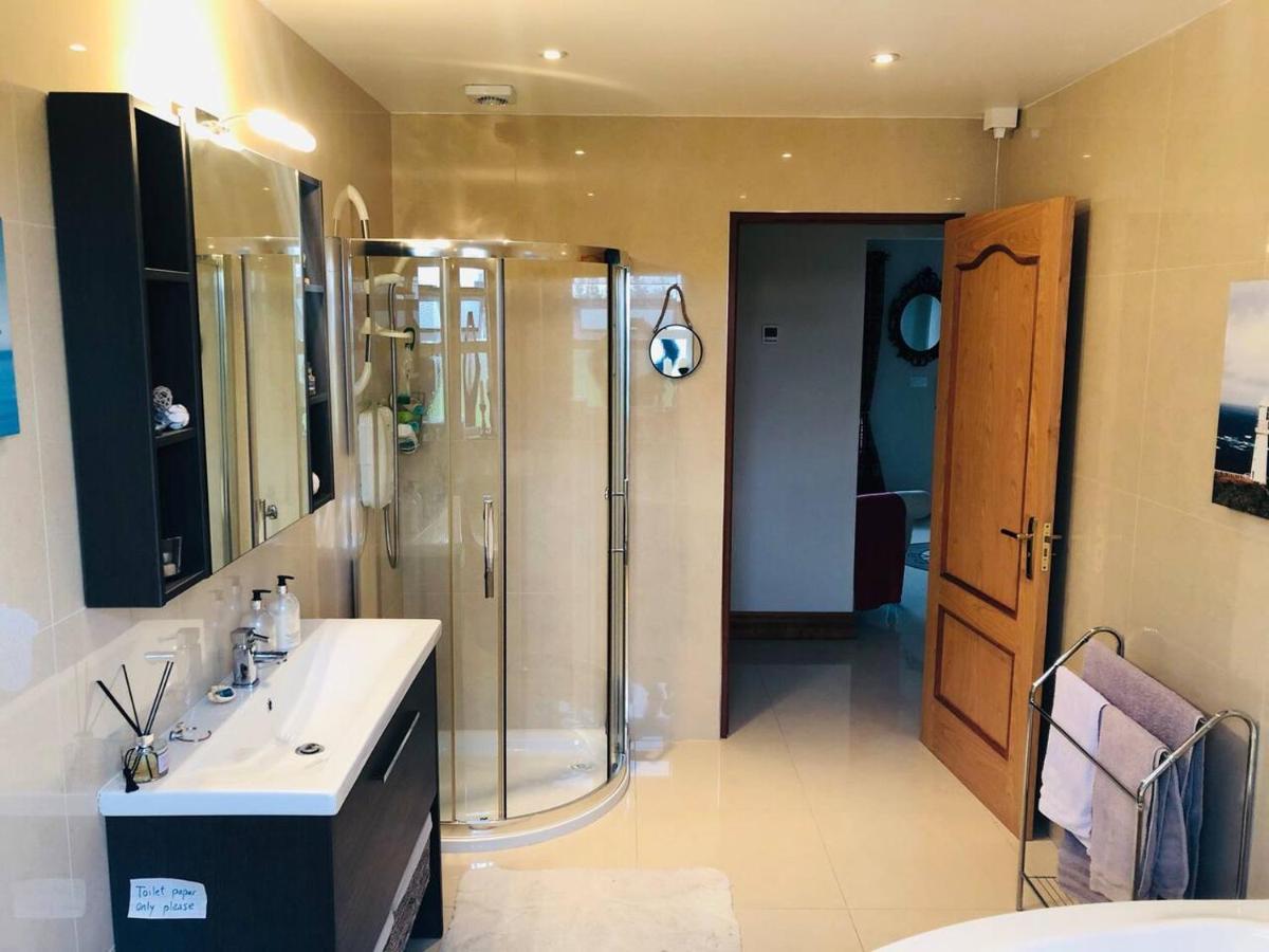 Connemara. 3 Bedroom, 8 Bed, Holiday Home Galway Exterior foto